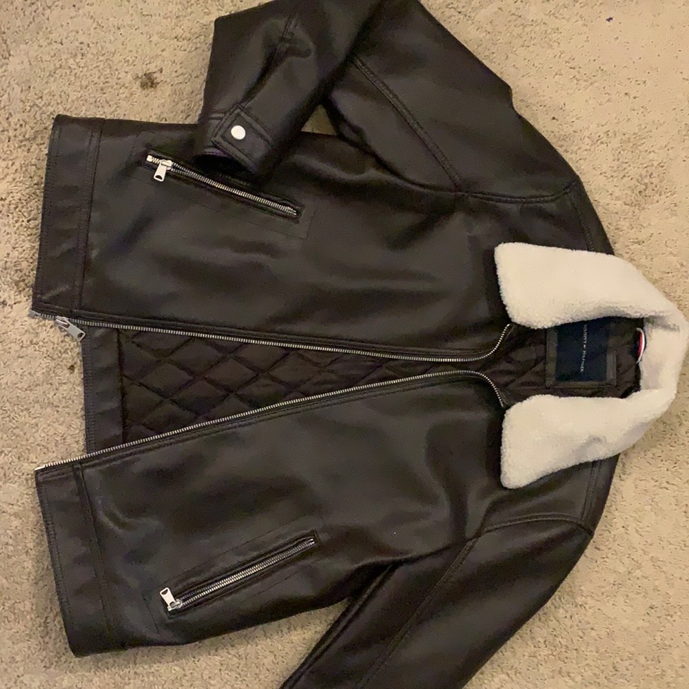 Leather Tommy Hilfiger Jacket with detachable faux fur Worn only a couple times.